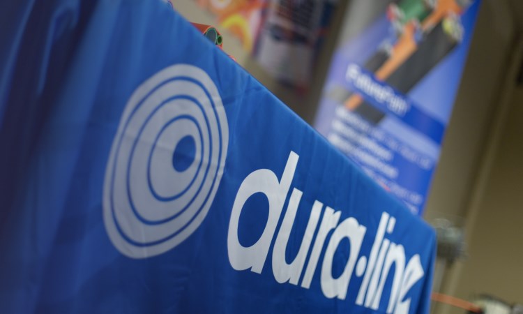 A Dura-Line lança o programa de recrutamento e retenção de novos funcionários, "Somos a Dura-Line", com o objetivo de ser o tipo de empresa na qual os funcionários escolhem trabalhar, mesmo quando têm outras opções de emprego.